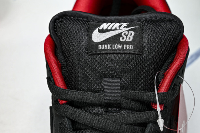 Nike SB Dunk Low Svp*me 94 Black HQ8487-001