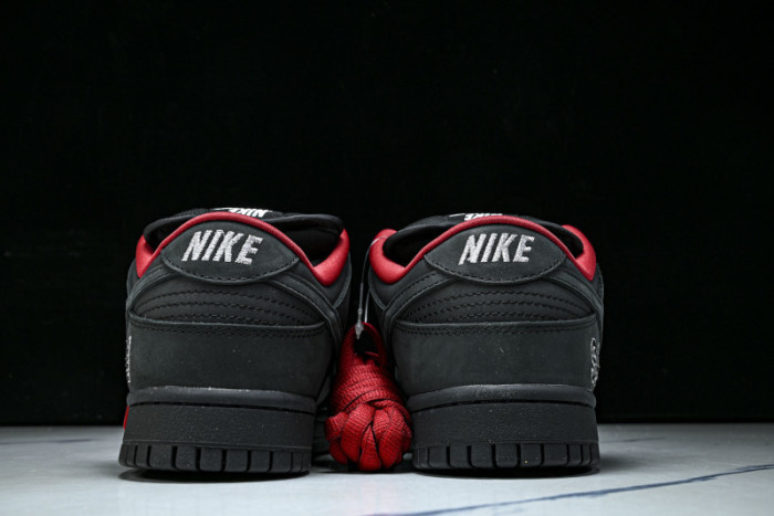 Nike SB Dunk Low Svp*me 94 Black HQ8487-001