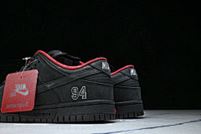 Nike SB Dunk Low Svp*me 94 Black HQ8487-001