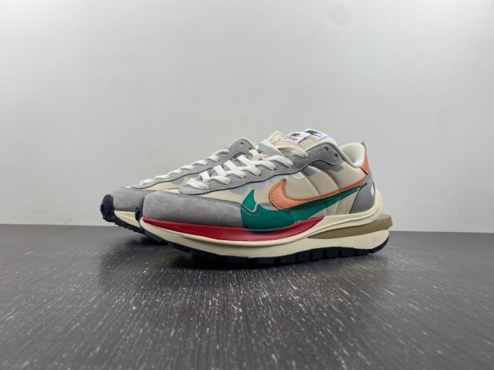 sacai x vaporwaffle “tour yellow ” dd1875-107