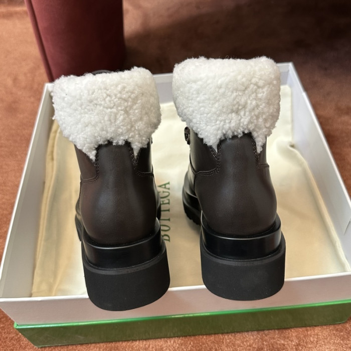 BOTEGA Ven*ta SHOES 2408304