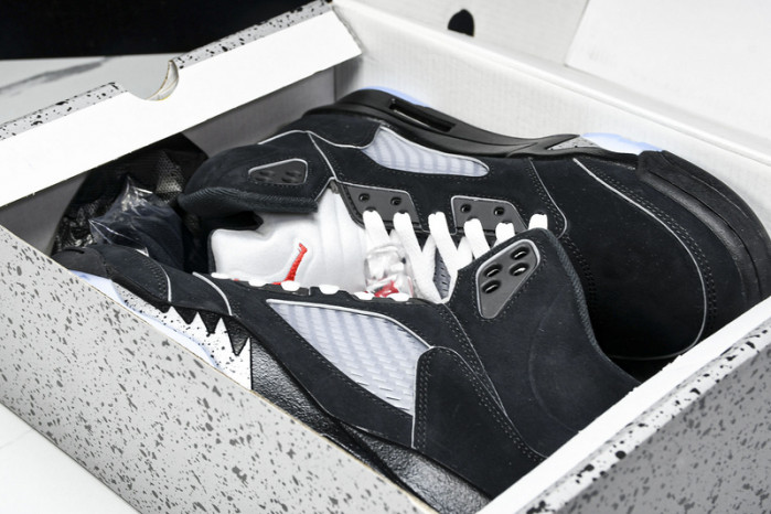 (2025) Air Jordan 5 “Black Metallic Reimagined” HF3975-001