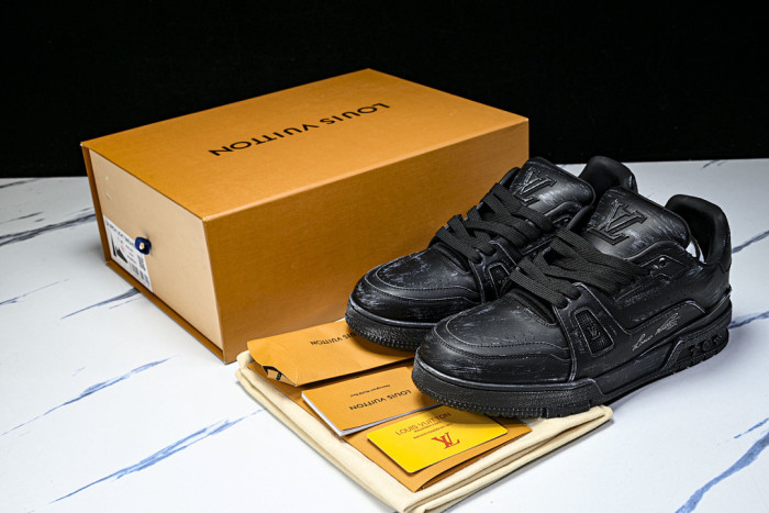 LOVT SNEAKER lv-561