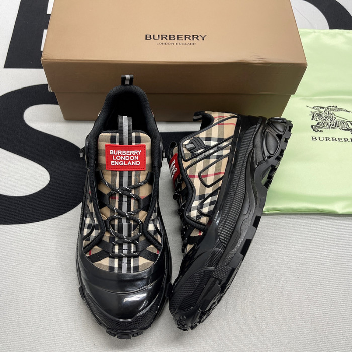BUBERY SNEAKER