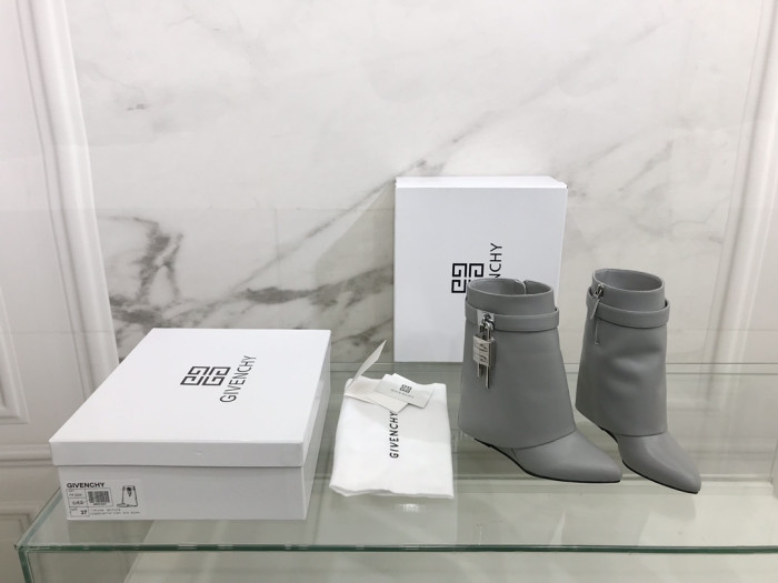 GIVEN*CHY SNEAKERS GV-18