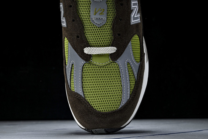 New Balance 991v2 MiUK Daniëlle Cathari x Kith Reverse Matcha U991CK2