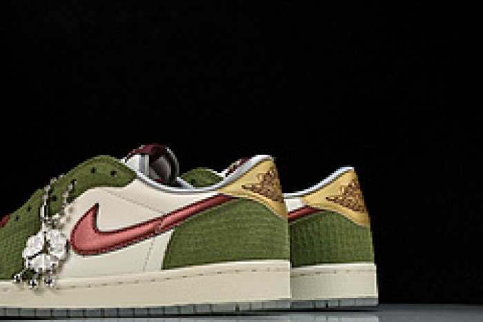 Air Jordan 1 Low OG ‘Year of the Dragon’ FN3727-100