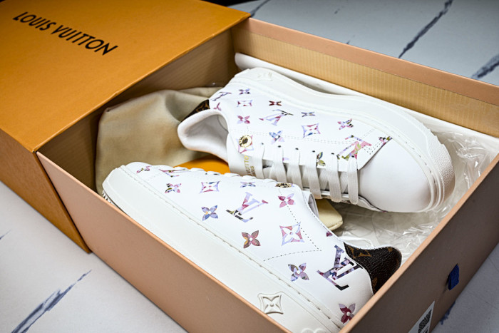 LOVT SNEAKER LV-608