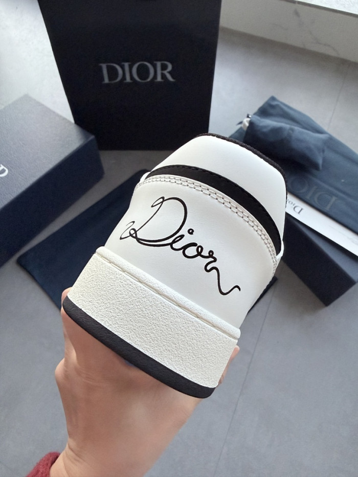 DR B27 LOW-TOP SNEAKERS DR-198