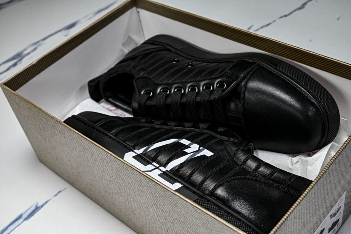 CL SNEAKERS 202312200
