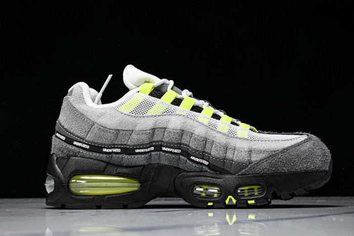 Nike Air Max 95 SP Undefeated Geo NYC Neon IB4523-004