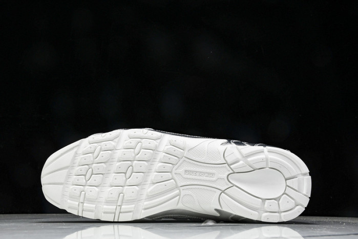 New Balance MIU NB5303