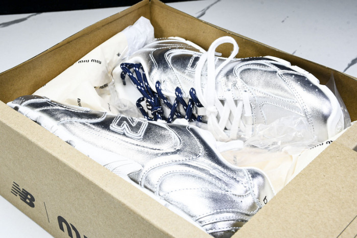 New Balance MIU NB5303
