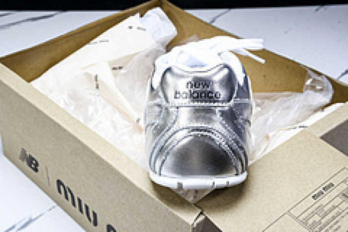 New Balance MIU NB5303