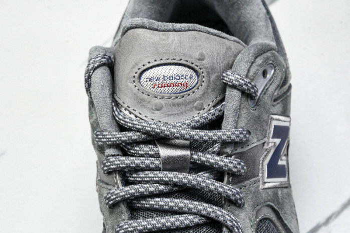 New Balance 2002R M2002RHG