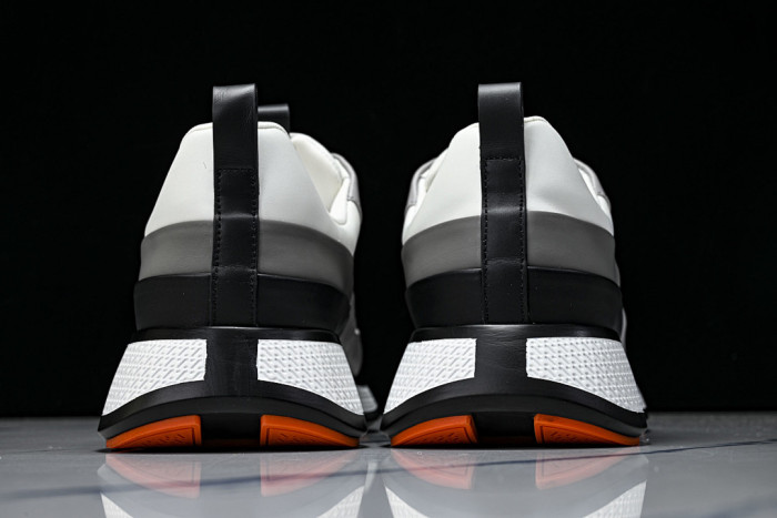 HER SHOES HM-9