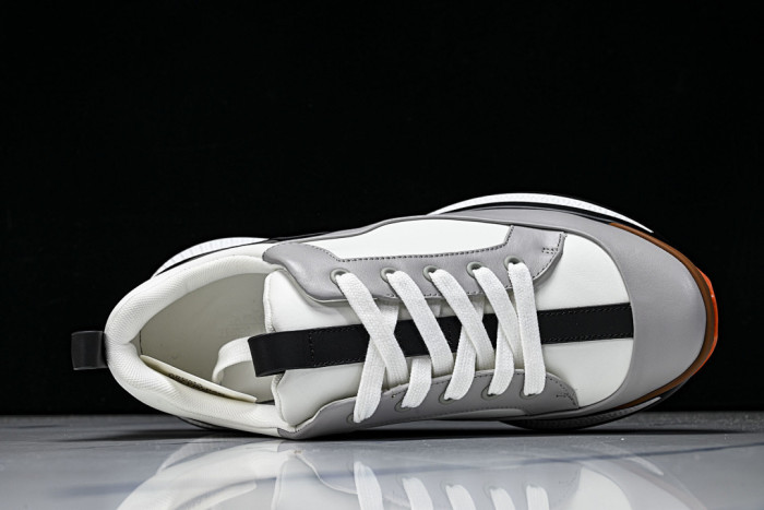HER SHOES HM-9