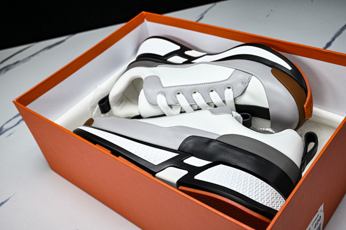 HER SHOES HM-9