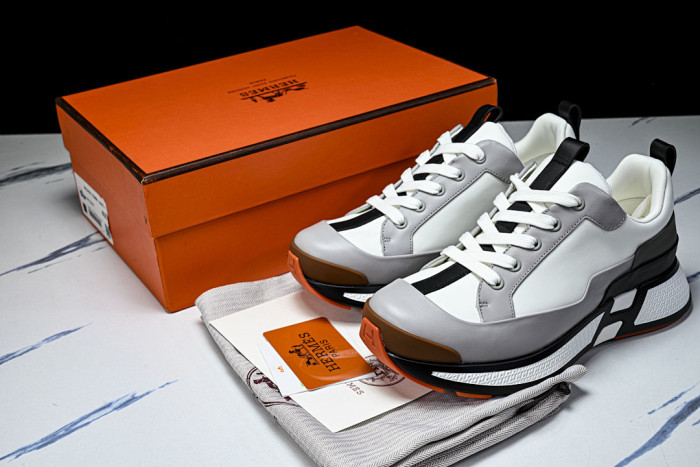 HER SHOES HM-9