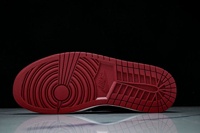 Air Jordan 1 Low OG “Banned” IW6276-001