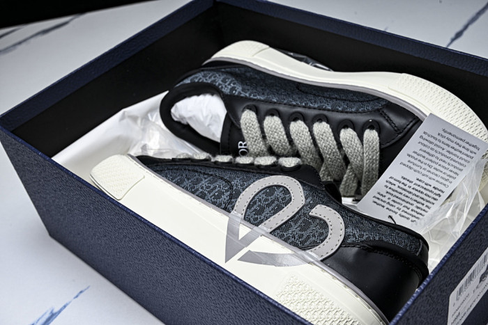 DR B33 LOW-TOP SNEAKERS DR-216