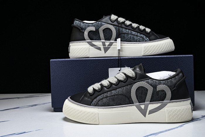 DR B33 LOW-TOP SNEAKERS DR-216