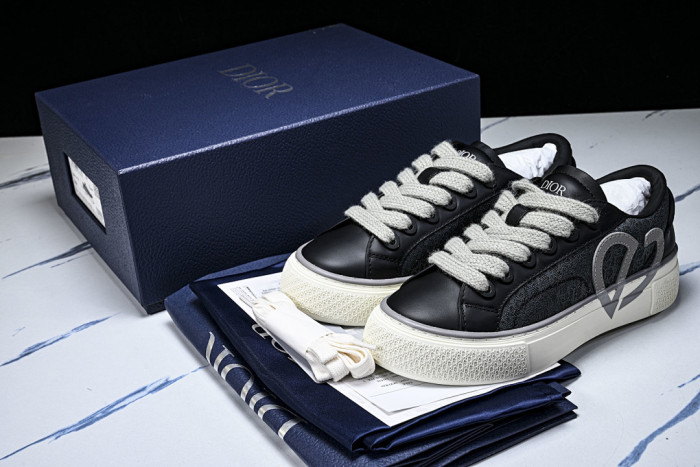 DR B33 LOW-TOP SNEAKERS DR-216
