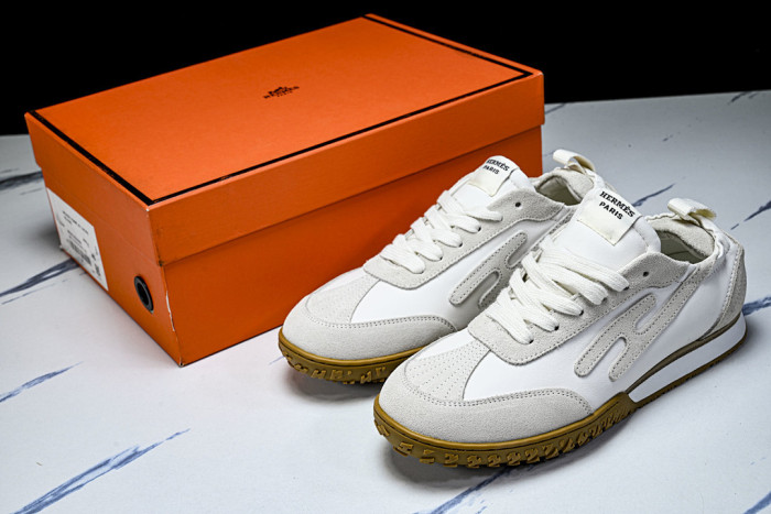 HER SHOES HM-3