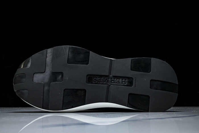 HER SHOES HM-4