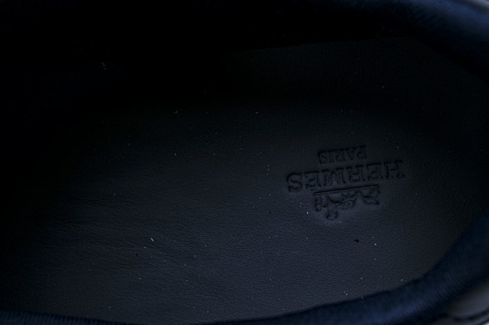 HER SHOES HM-4