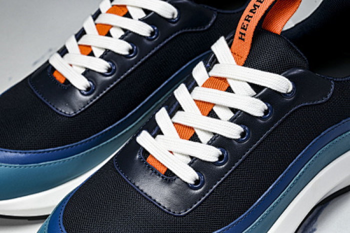 HER SHOES HM-4