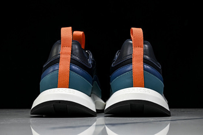 HER SHOES HM-4