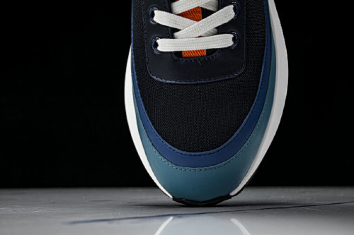 HER SHOES HM-4
