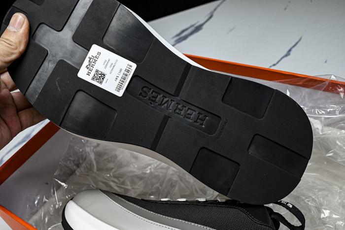HER SHOES HM-5