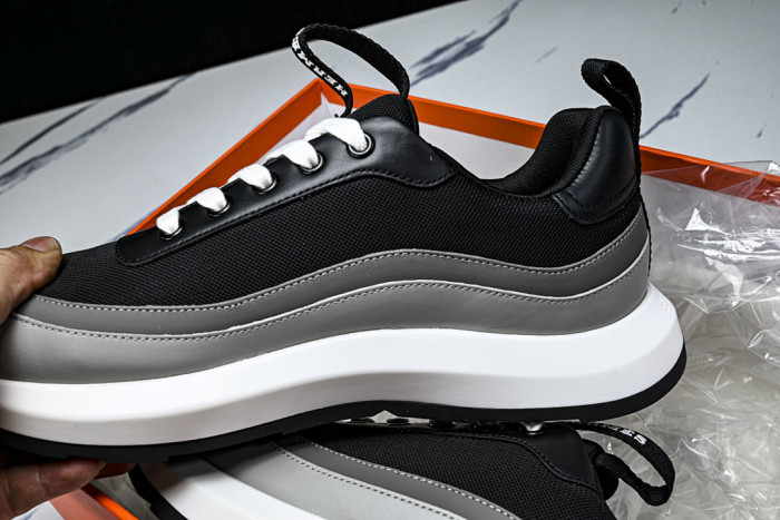 HER SHOES HM-5
