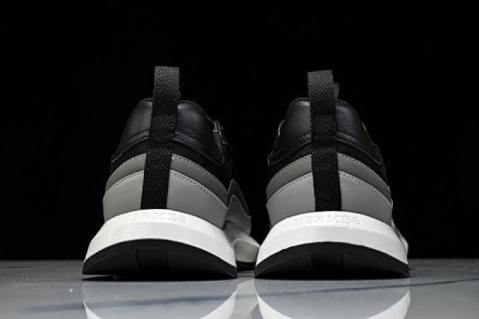 HER SHOES HM-5