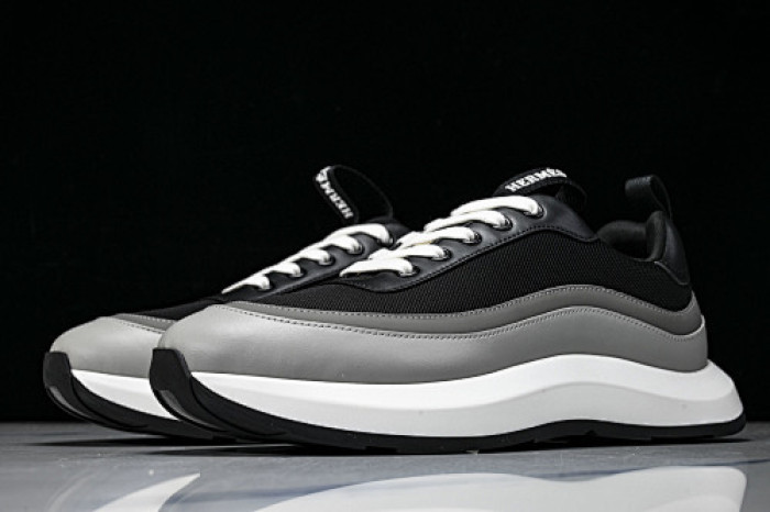 HER SHOES HM-5