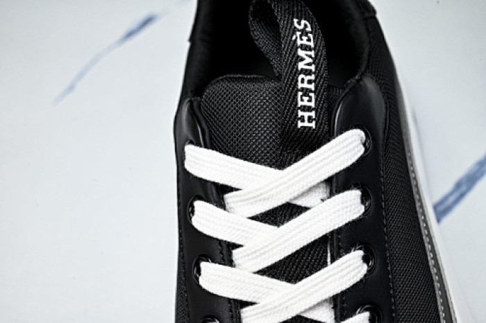 HER SHOES HM-5