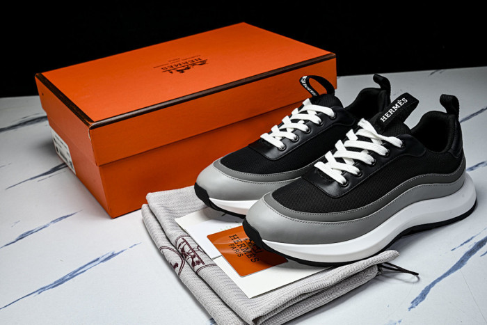 HER SHOES HM-5