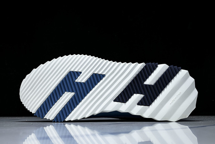 HER SHOES HM-6