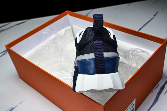 HER SHOES HM-6