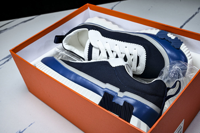 HER SHOES HM-6