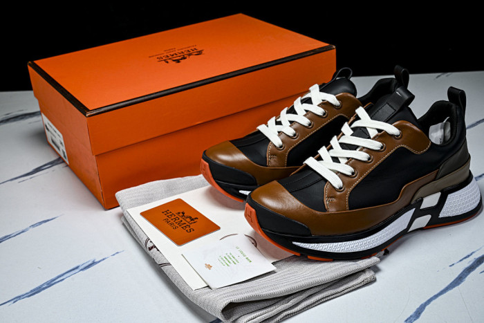 HER SHOES HM-7