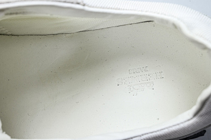 HER SHOES HM-8