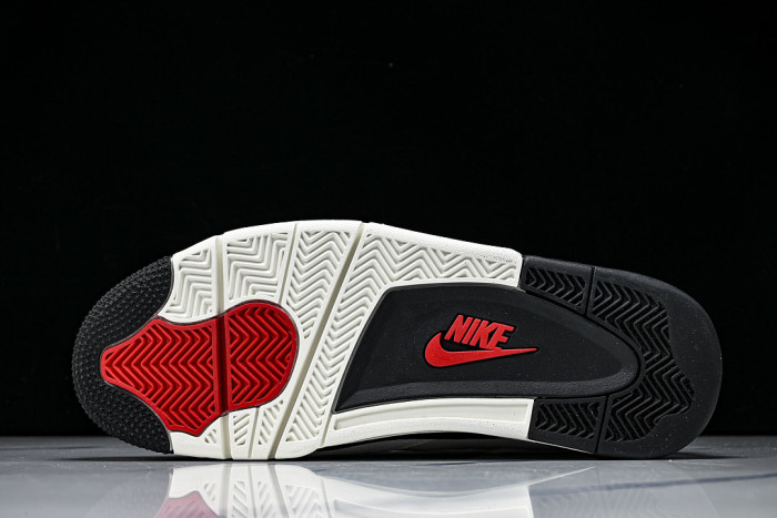 Air Jordan 4“Flight Club” IM4002-100