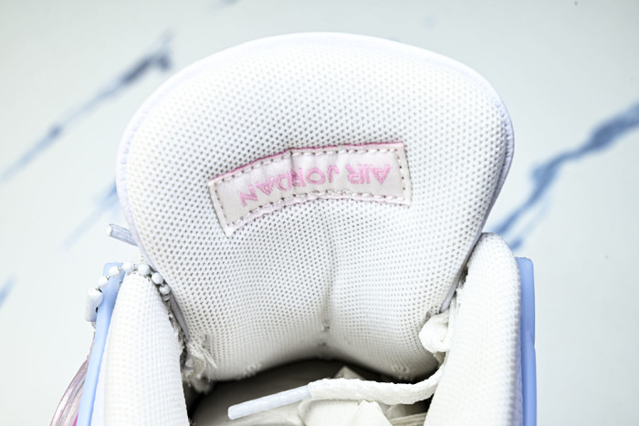 Jordan 4 Retro Valentine