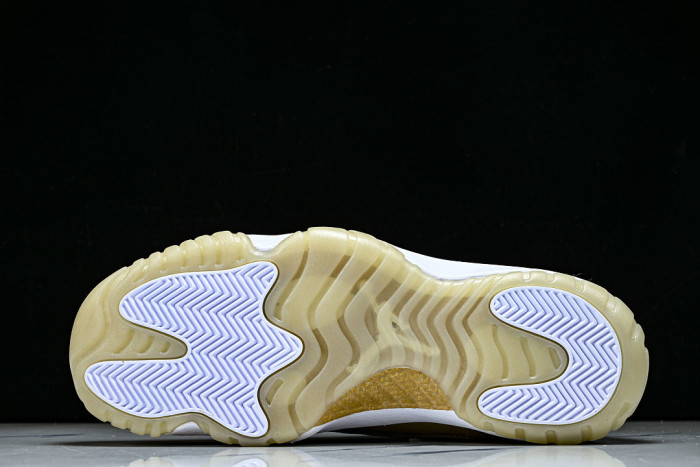 Jordan 11 Retro Low Mother