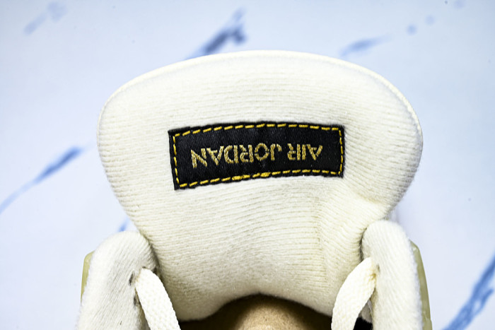 Jordan 4 HV0823-101