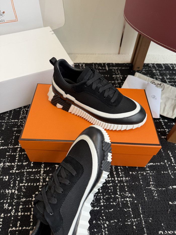HER SHOES HM-15