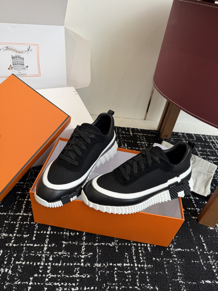 HER SHOES HM-15